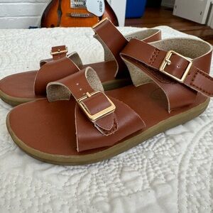Footmates Tide Sandals size 9 toddler, tan, Velcro sandal